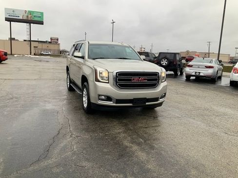 Used 2017 GMC Yukon SLT image 4