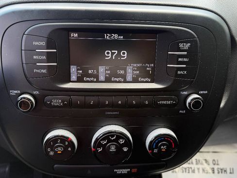 Used 2017 Kia Soul FWD image 13