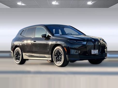 Used 2025 BMW iX xDrive50 image 7