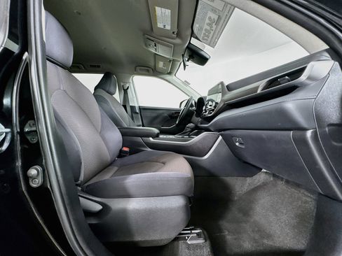Used 2023 Toyota Highlander LE AWD/4WD image 27