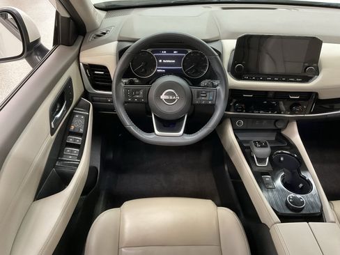 Used 2023 Nissan Rogue SL w/ SL Premium Package image 16