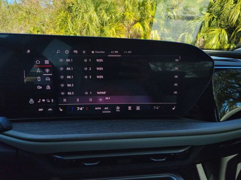 Used 2025 Audi Q5 Premium w/ Convenience Package image 26