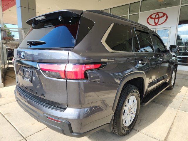 Used 2024 Toyota Sequoia SR5 w/ SR5 Premium Package AWD/4WD image 11