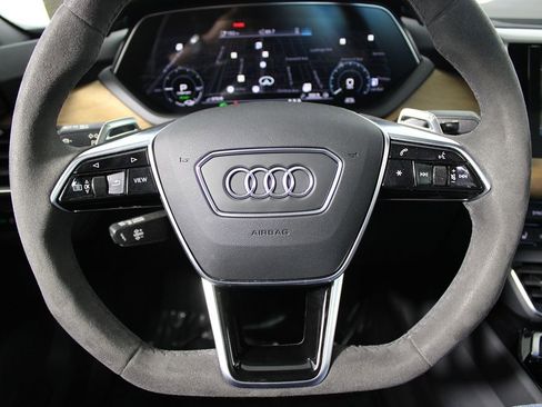 Used 2023 Audi e-tron GT Premium Plus image 18