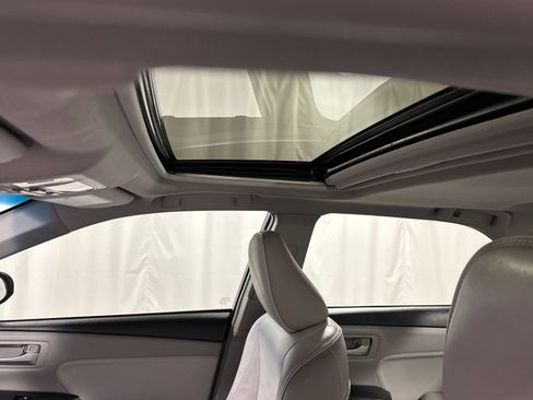 Used 2016 Toyota Camry XLE w/ Moonroof Package FWD image 27