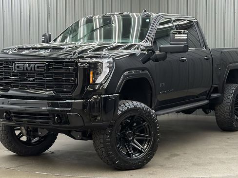 Used 2026 GMC Sierra 2500 AT4 w/ AT4 Premium Plus Package AWD/4WD image 1
