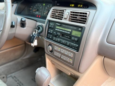 Used 1996 Toyota Avalon XLS image 65