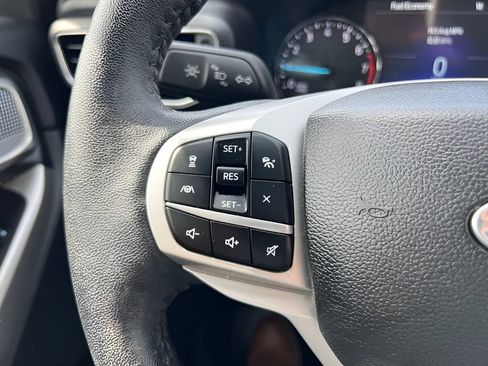 Used 2023 Ford Explorer Limited w/ Equipment Group 301A AWD/4WD image 35