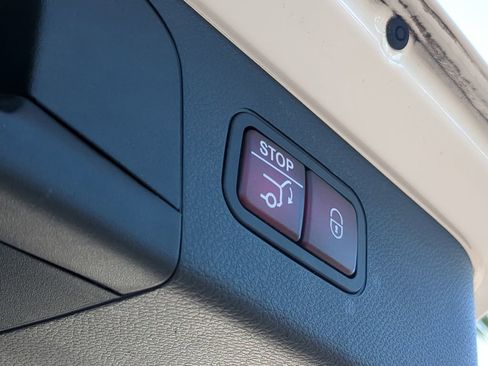 Used 2022 Mercedes-Benz GLC 300 image 8