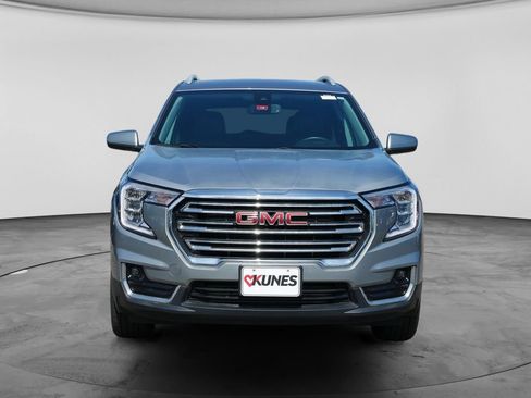 Used 2023 GMC Terrain SLT AWD/4WD image 2