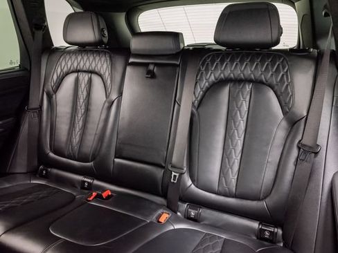 Used 2025 BMW X5 M60i AWD/4WD image 29