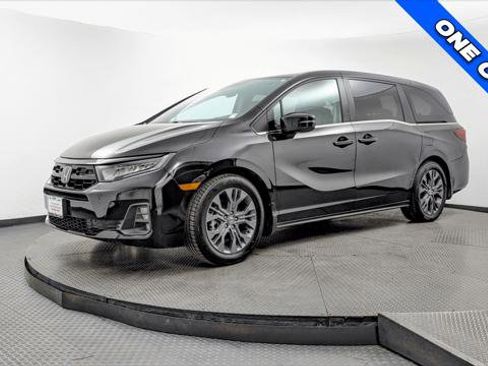 Used 2025 Honda Odyssey Touring image 2