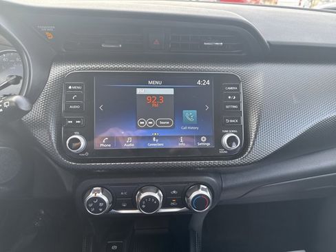 Used 2024 Nissan Kicks SV image 13