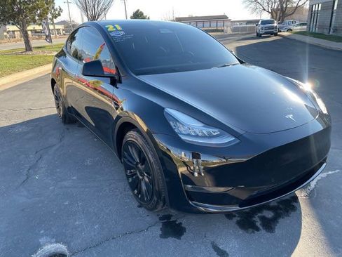 Used 2021 Tesla Model Y Long Range image 32
