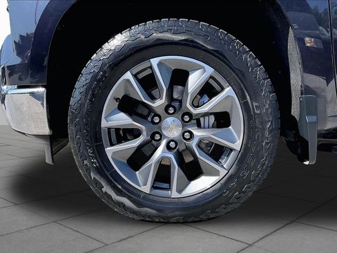 Used 2023 Chevrolet Silverado 1500 LT w/ Z71 Off-Road Package AWD/4WD image 11