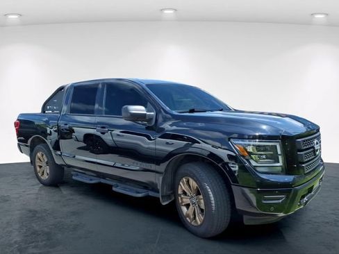 Used 2024 Nissan Titan SV w/ SV Bronze Edition Package AWD/4WD image 11