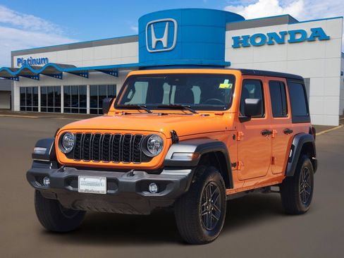 Used 2025 Jeep Wrangler Unlimited Sport AWD/4WD image 2
