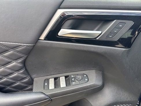 Used 2024 Mitsubishi Outlander SEL AWD/4WD image 17