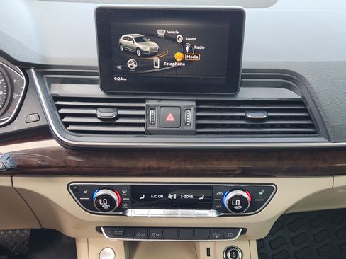 Used 2019 Audi Q5 2.0T Premium AWD/4WD image 18
