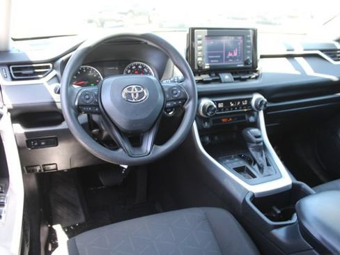 Used 2022 Toyota RAV4 XLE FWD image 15