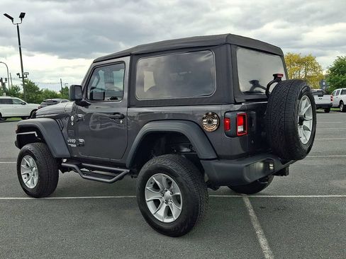 Used 2018 Jeep Wrangler Sport AWD/4WD image 4