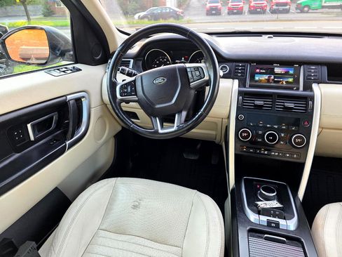 Used 2017 Land Rover Discovery Sport HSE Luxury image 20