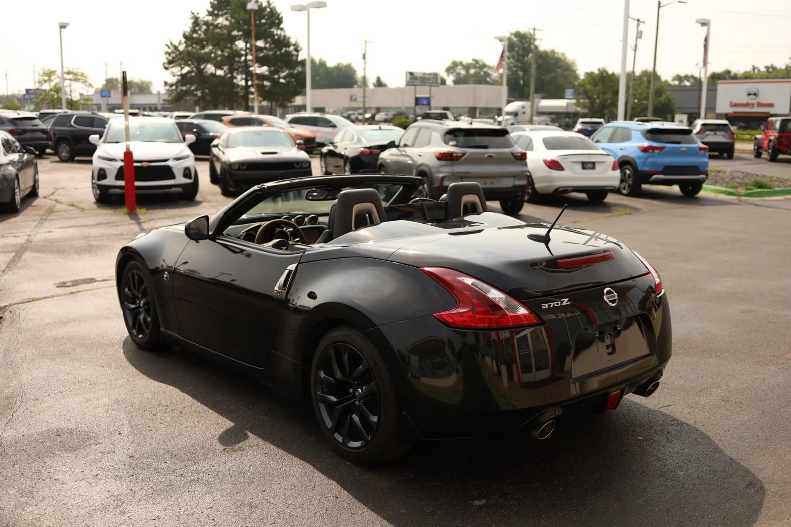 Used 2019 Nissan 370Z Touring RWD image 7