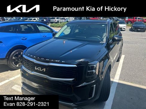Used 2022 Kia Telluride EX w/ EX Premium Package FWD image 2