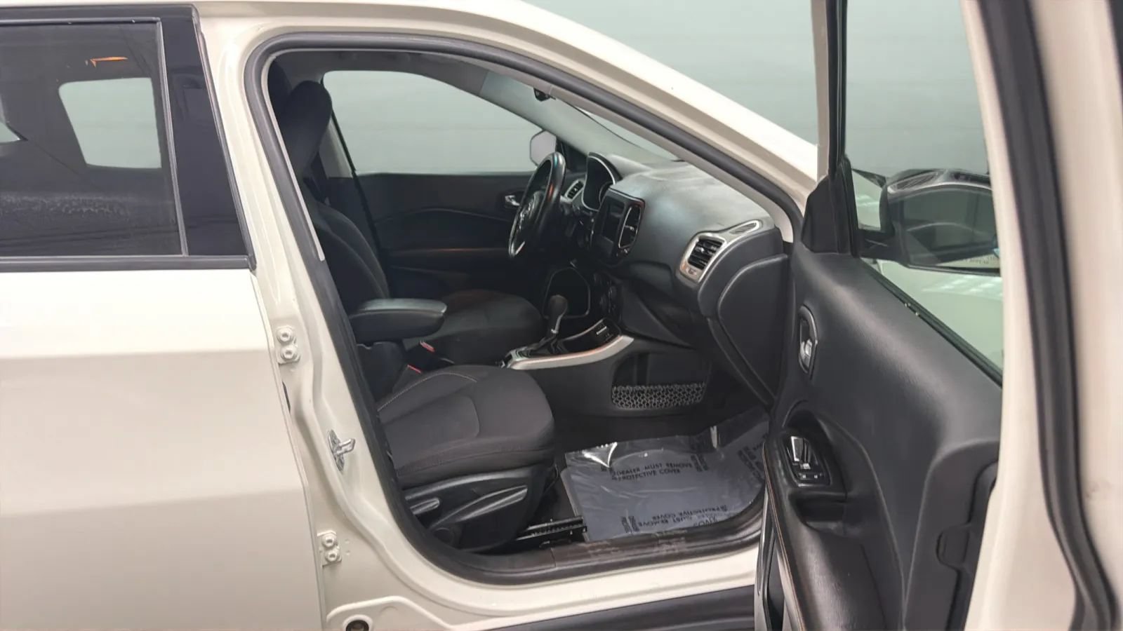 Used 2018 Jeep Compass Sport w/ Tech Group FWD image 22