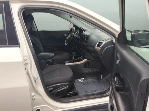 Used 2018 Jeep Compass Sport w/ Tech Group FWD image 22