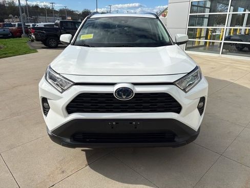 Used 2021 Toyota RAV4 XLE w/ Convenience Package AWD/4WD image 2