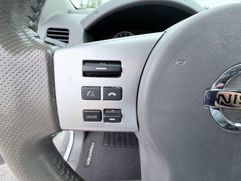 Used 2017 Nissan Frontier SL RWD image 13