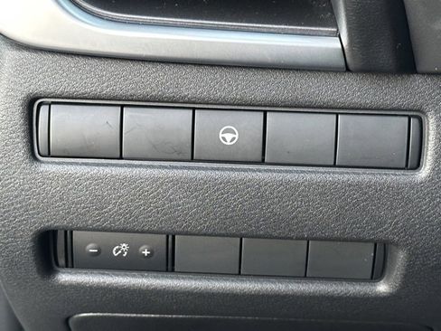 Certified 2023 Nissan Rogue SV image 36