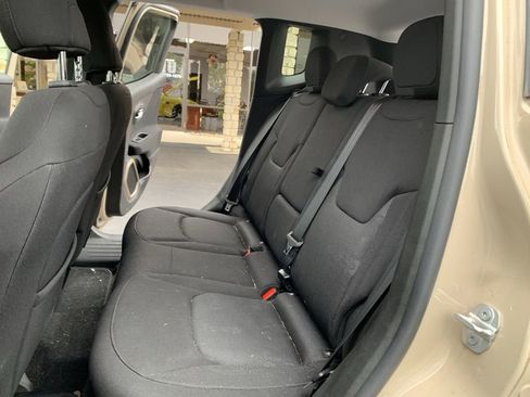 Used 2016 Jeep Renegade Latitude w/ Popular Equipment Group AWD/4WD image 21