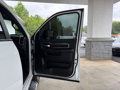Used 2024 RAM 2500 Big Horn AWD/4WD image 24