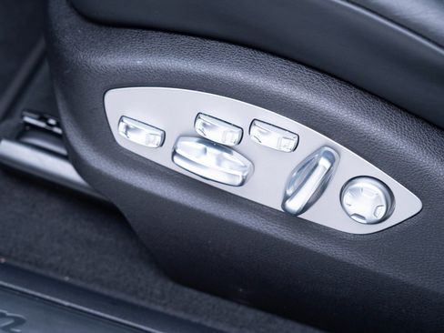 Certified 2025 Porsche Macan image 15