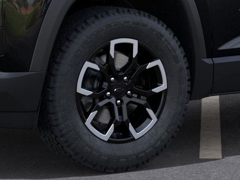 New 2026 Chevrolet Equinox ACTIV w/ Convenience Package III image 9