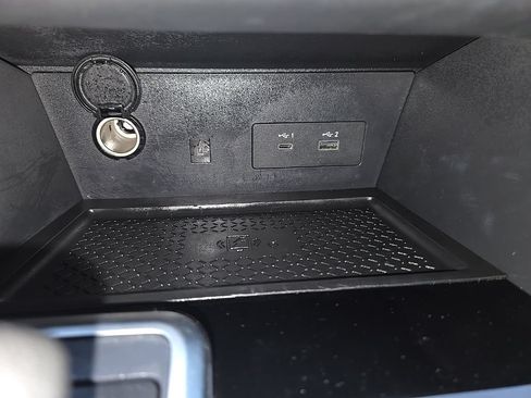 Used 2025 Nissan Pathfinder SL AWD/4WD image 18