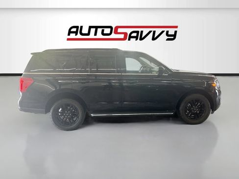 Used 2023 Ford Expedition XLT AWD/4WD image 8