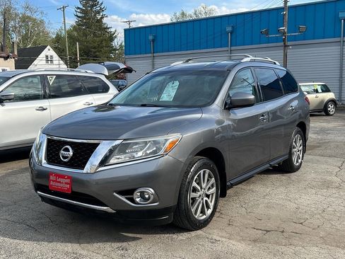 Used 2016 Nissan Pathfinder SV w/ Cargo Package image 2