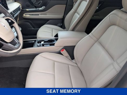 Used 2024 Lincoln Corsair AWD image 15