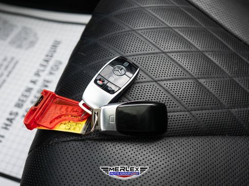 Used 2019 Mercedes-Benz S 560 4MATIC Sedan w/ Premium Package image 57