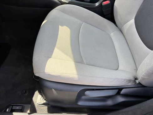 Used 2022 Toyota Corolla LE FWD image 23
