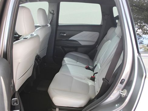 Used 2022 Mitsubishi Outlander SEL image 24