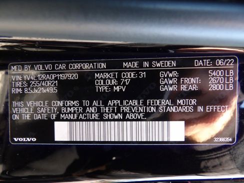 Certified 2023 Volvo XC60 B5 Ultimate w/ Climate Package image 30