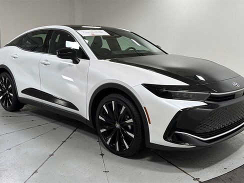 Certified 2026 Toyota Crown Platinum image 3