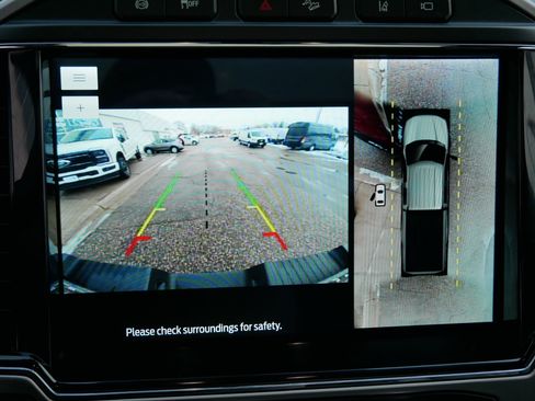 Certified 2022 Ford F350 Platinum w/ FX4 Off-Road Package image 20