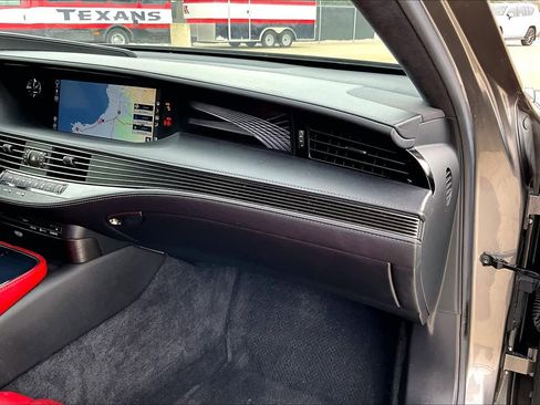 Used 2018 Lexus LS 500 F Sport w/ Accessory Package (Z2) image 18