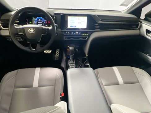Used 2026 Toyota Camry SE FWD image 29