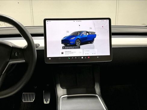 Used 2024 Tesla Model Y Long Range AWD/4WD image 7